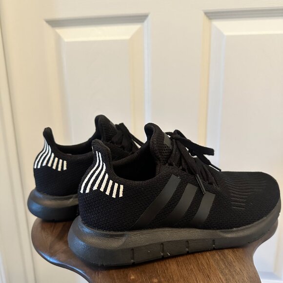 Adidas Swift Run 1.0 Running Shoes - Women's Size 6.5 - Picture 4 of 6